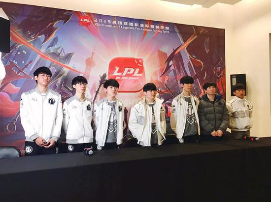 除此之外 除此之外