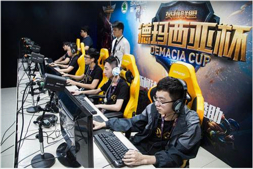 在進攻端展 在進攻端展